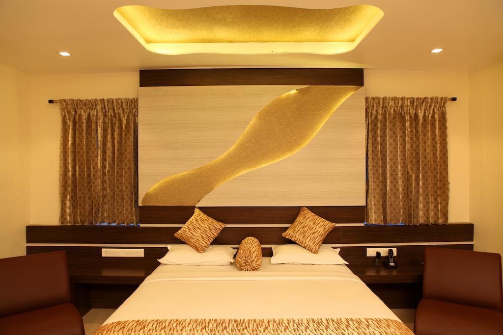 Sbs Grand Hotel Коимбаторе Стая снимка